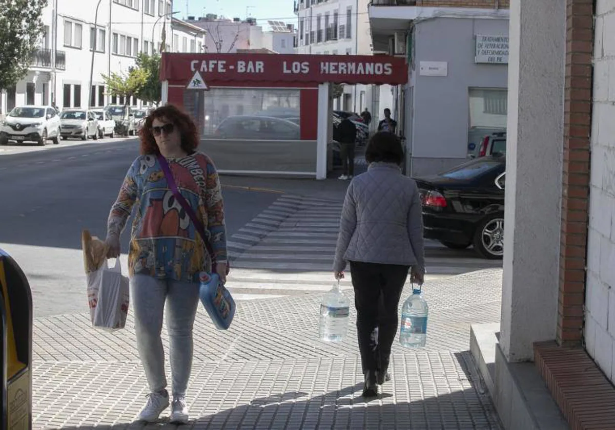 Vecinas de Villanueva de Córdoba en una imagen reciente