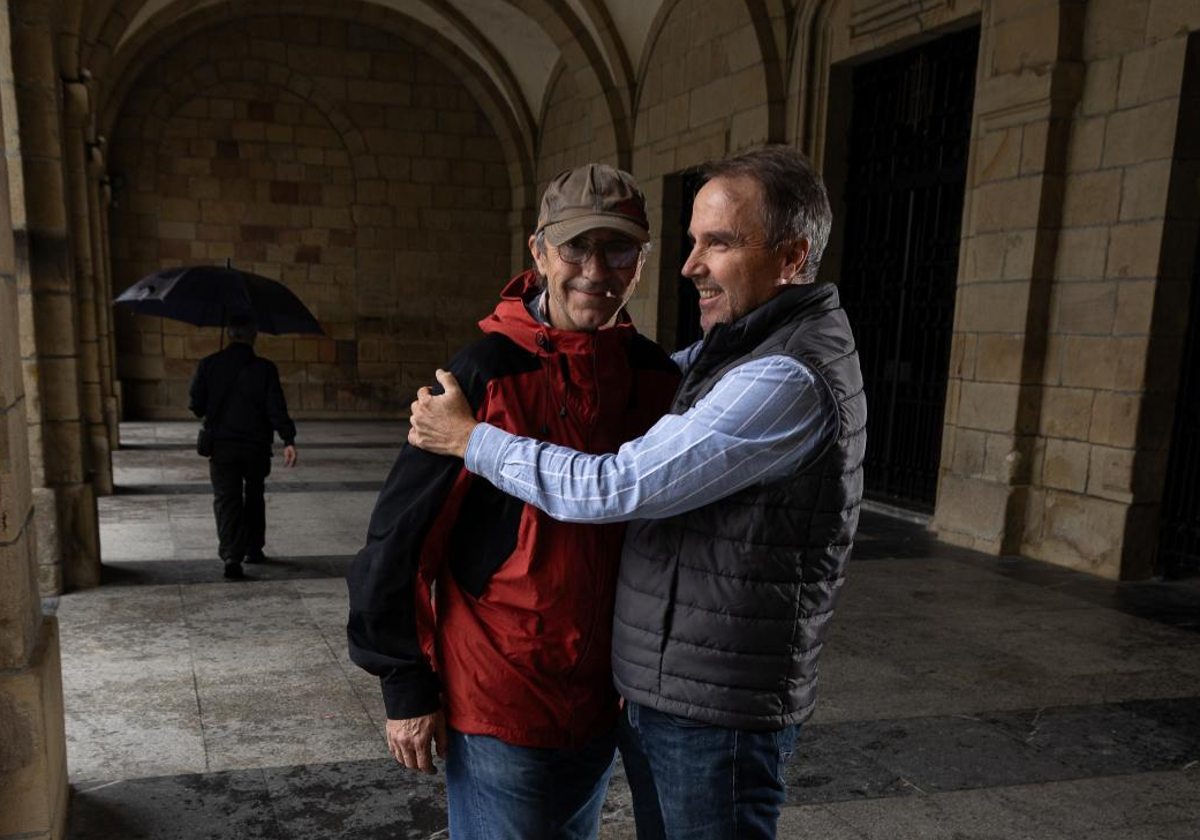 Txdema Iriarte e Íñigo Manrique siguen encontrándose y abrazándose cuando pasean por Irún