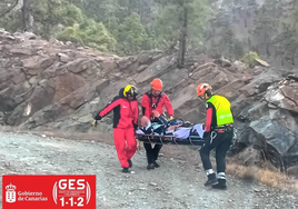 Rescatado un ciclista que se precipitó más de 15 metros por un barranco en Tenerife