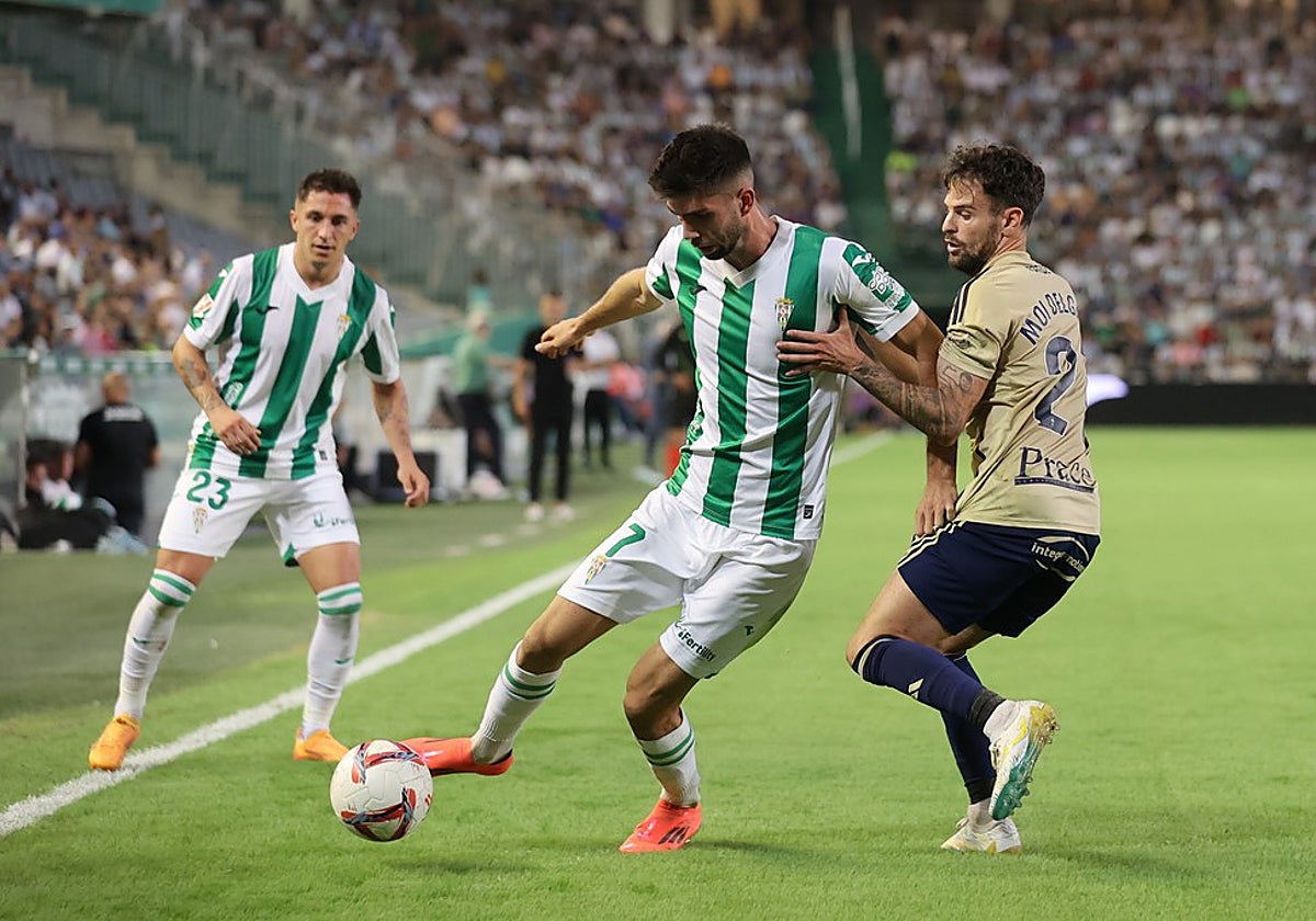 Théo Zidane disputa el balón ante un rival del Racing de Ferrol