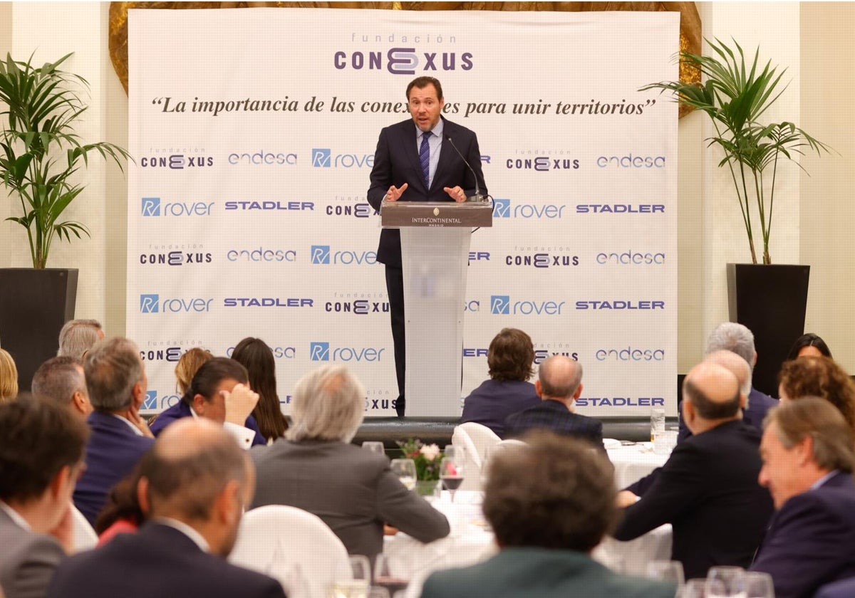 El ministro de Transportes, Óscar Puente, durante su intervención en el encuentro empresarial de la Fundación Conexus en Madrid, este martes