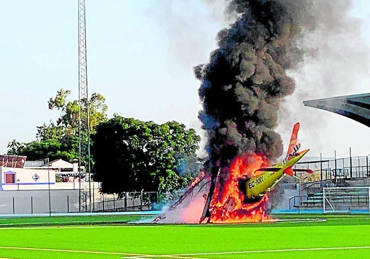 Helicóptro del 061 que salió ardiendo en Cabra
