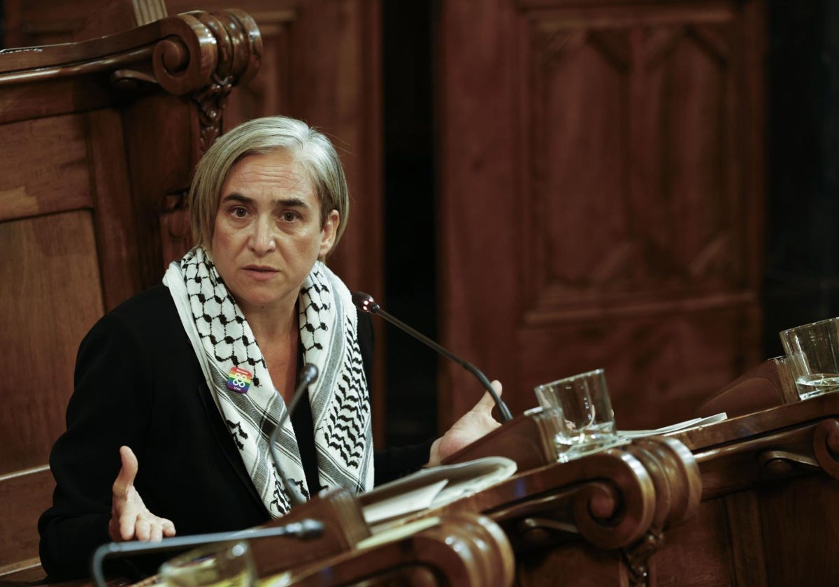 La exalcaldesa de Barcelona Ada Colau, durante un pleno el pasado septiembre