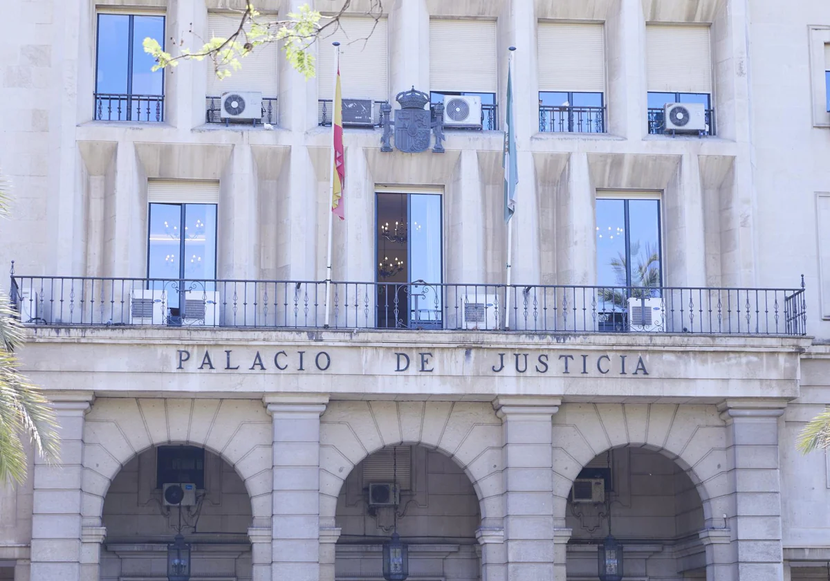 Fachada de la Audiencia Provincial de Sevilla