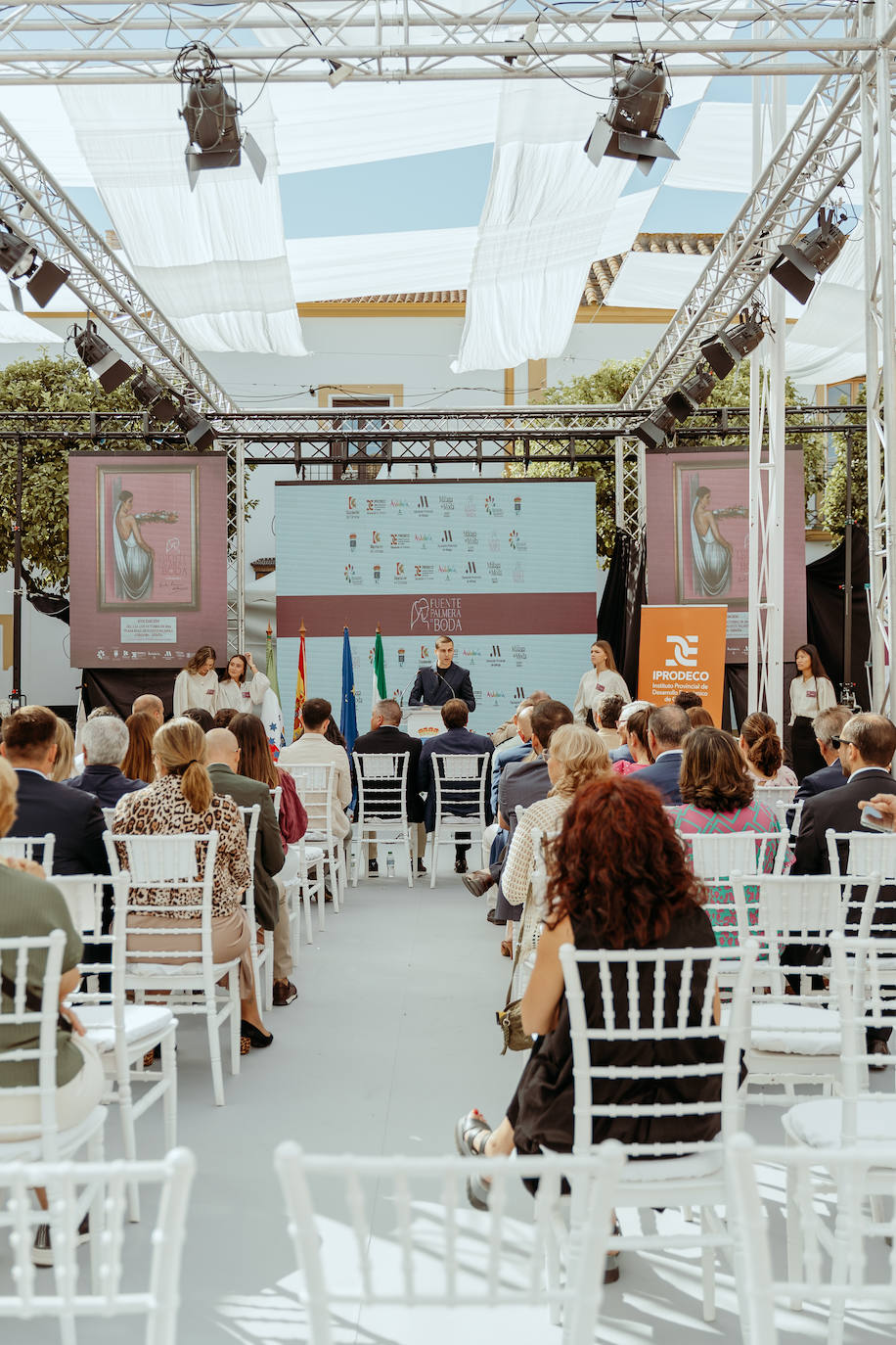 La inauguración de la feria Fuente Palmera de Boda, en imágenes
