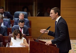 Lobato acusa a Ayuso: «Va a tardar 250 años en hacer los 25.000 pisos prometidos»