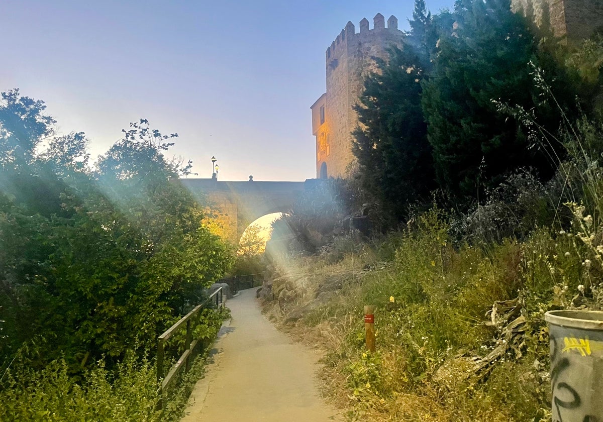 Atardecer en el puente de San Martín, desde la senda ecológica