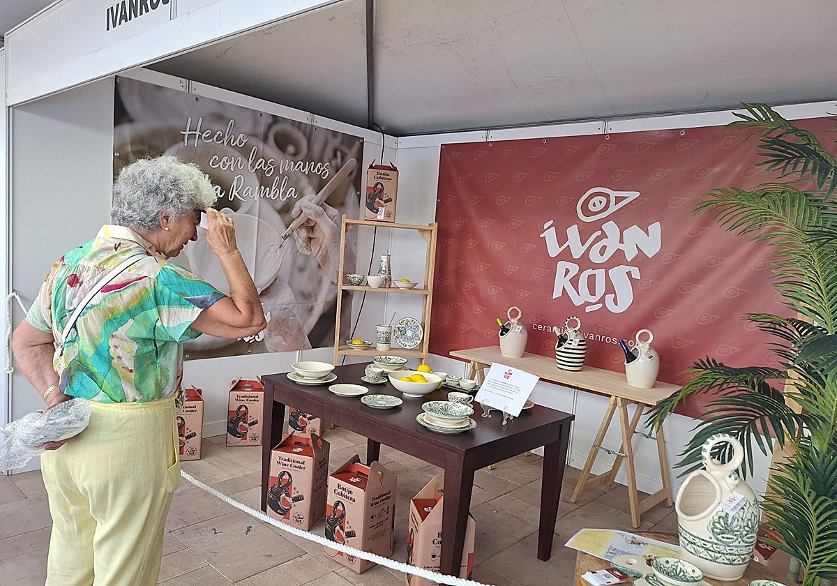 Expositor de la firma Ivánros en La Rambla