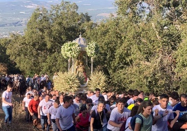 Fervor y emoción en la Subida de la Virgen de la Sierra a su santuario