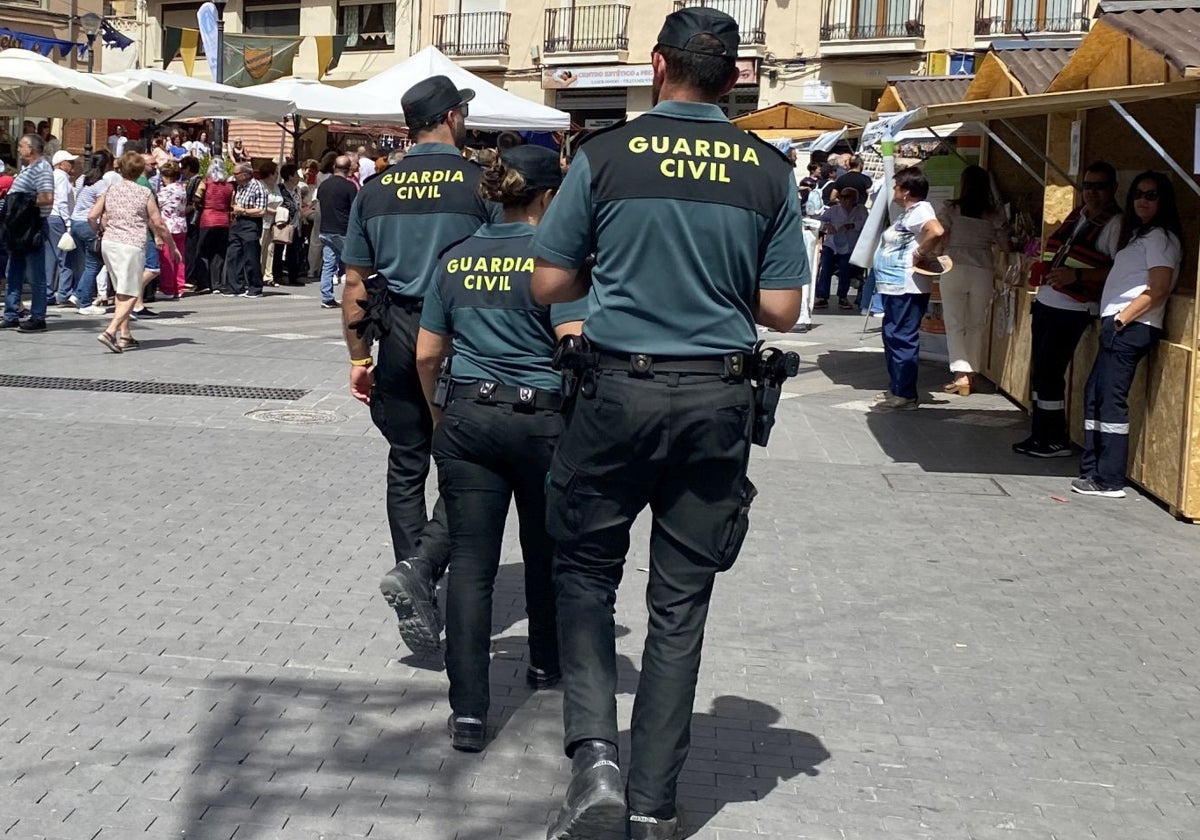 Imagen de archivo de unos agentes de la Guardia Civil