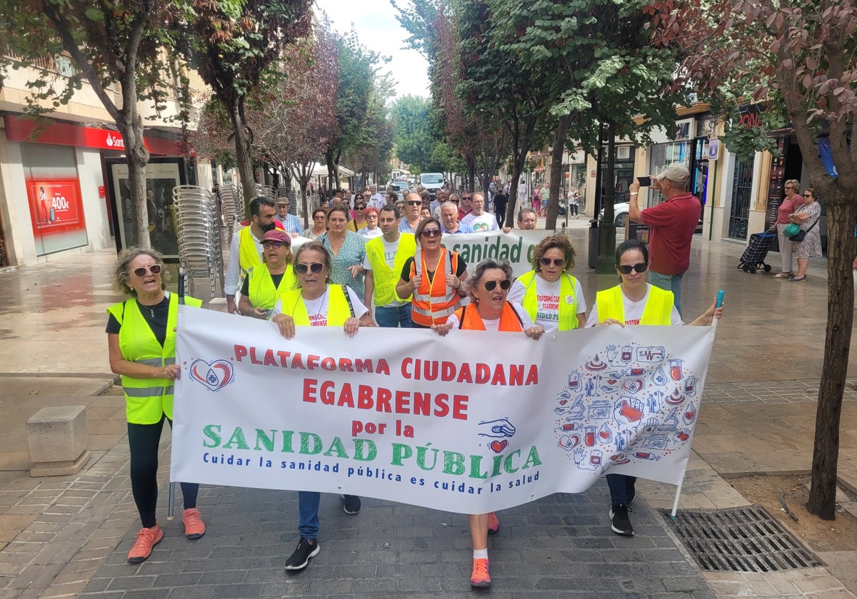 Cabecera de la protesta, este lunes en Puente Genil