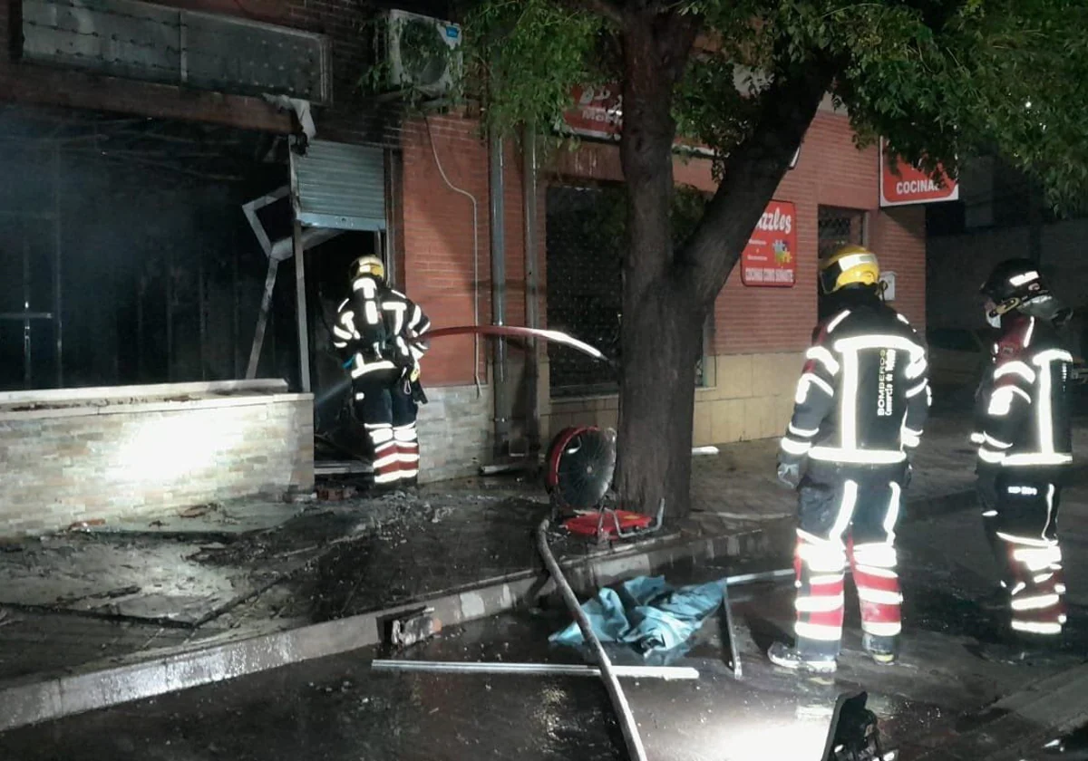 Actuación de los bomberos del Consorcio en el incendio