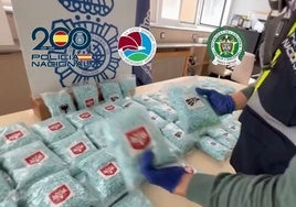 Descubren dos maletas en Barajas con 250.000 pastillas de droga con trazas de fentanilo y ketamina