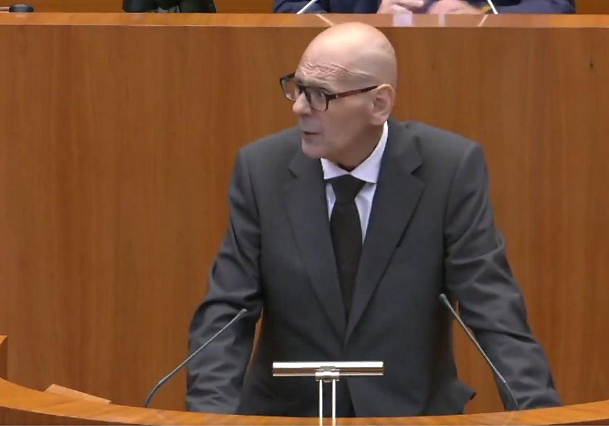 El procurador de Vox Javier Carrera, durante su última intervención en Cortes, el pasado 11 de septiembre