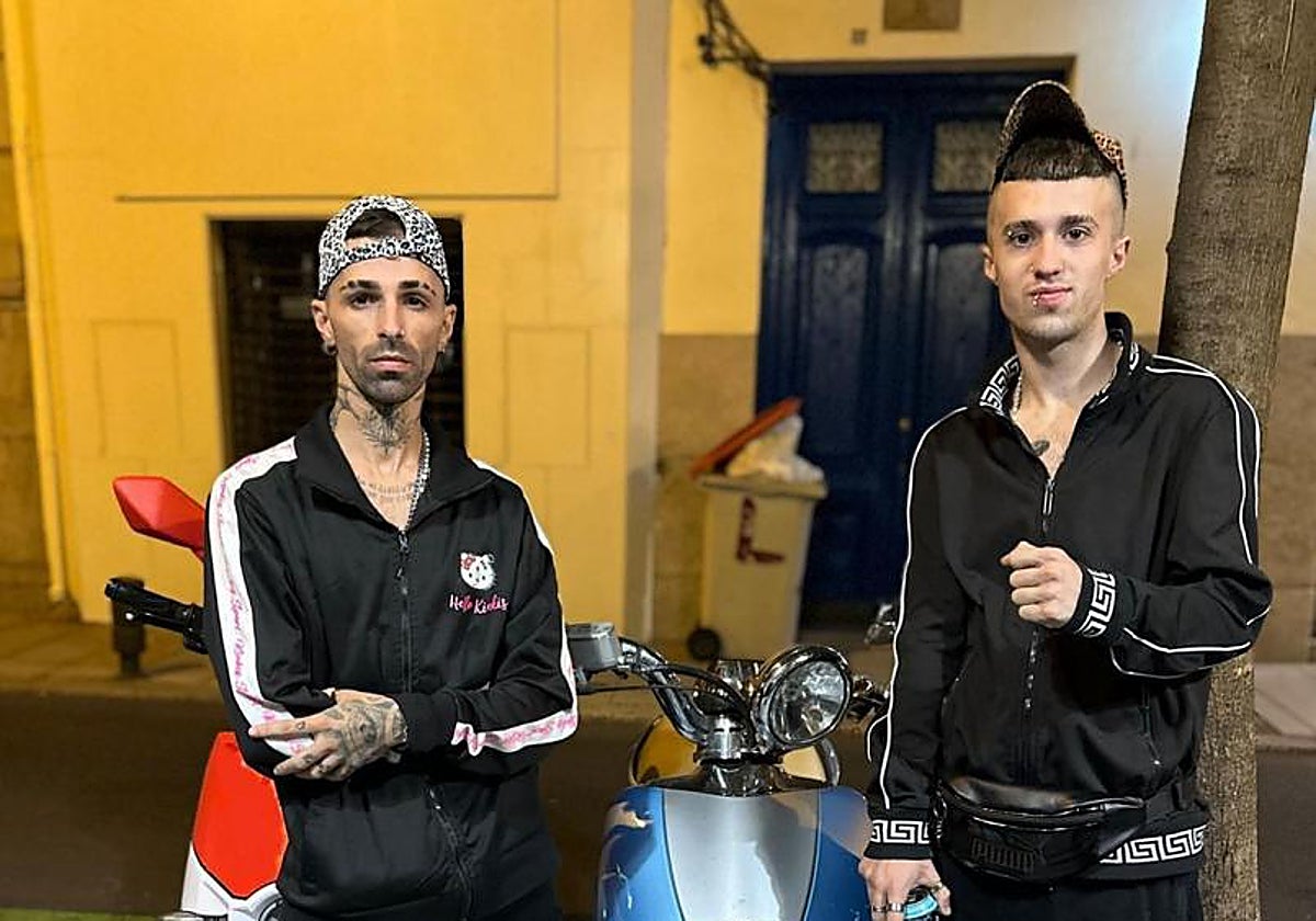 El dúo de «influencers» que se hace llamar Los Petazetaz