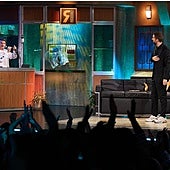 El verdadero significado del regalo que le dio una valenciana a David Broncano en «La Revuelta»