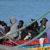 Llegan dos cayucos a El Hierro con 215 inmigrantes a bordo