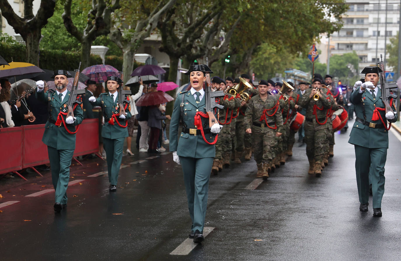 Fotos: el desfile y las condecoraciones de la Guardia Civil de Córdoba por el día de su patrona