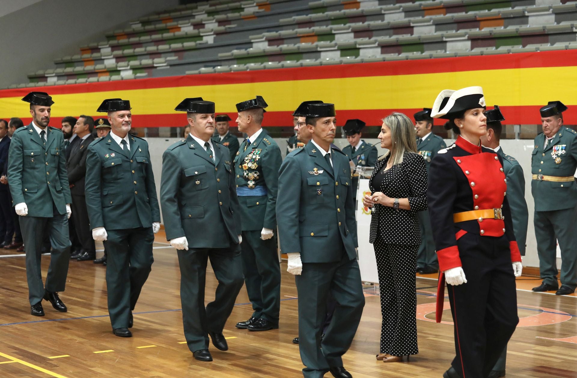 Las imágenes de la fiesta de la Guardia Civil, a cubierto