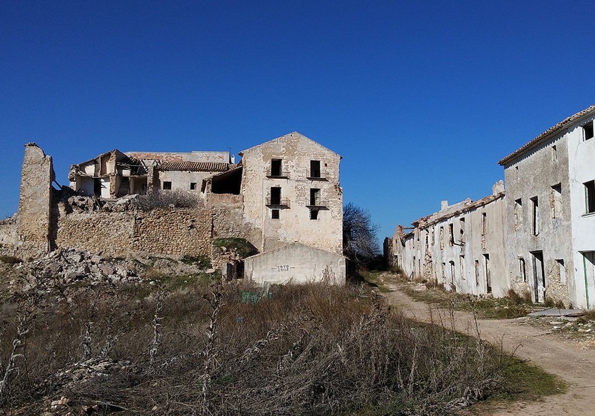 Cortijada abandonada de El Castil