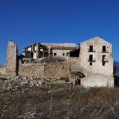 Experiencias inquietantes en las ruinas de El Castil: apariciones, susurros y síntomas físicos inexplicables