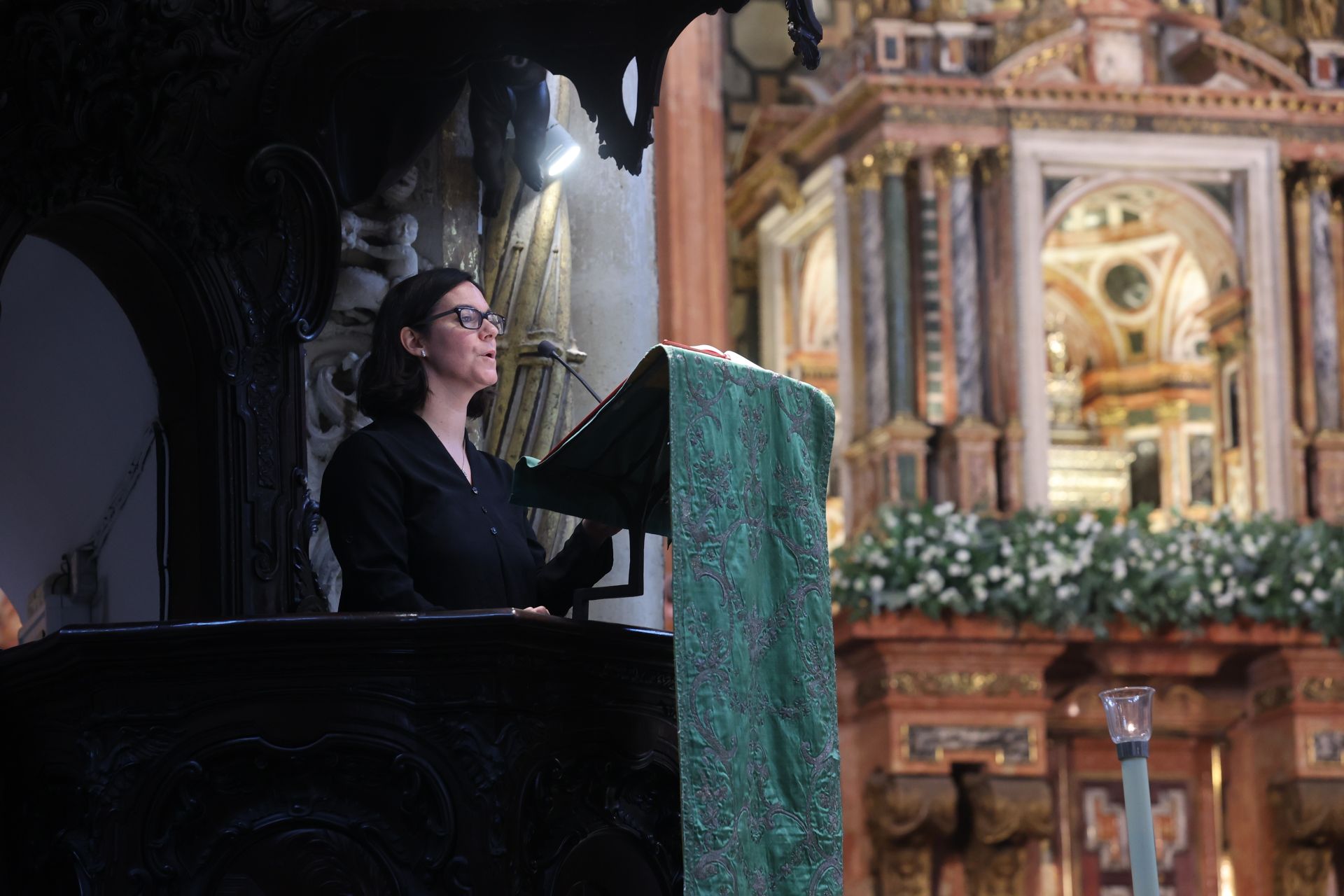La solemne misa de acción de gracias del Dulce Nombre en la Catedral de Córdoba, en imágenes