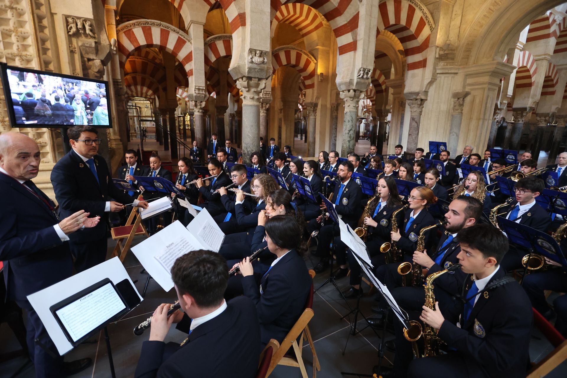 La solemne misa de acción de gracias del Dulce Nombre en la Catedral de Córdoba, en imágenes