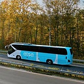 La Guardia Civil investiga un incendio que calcinó dos autobuses en Cerceda (La Coruña)