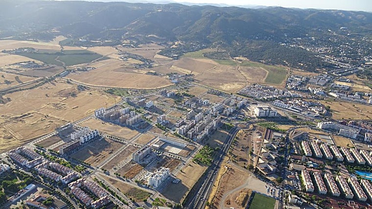 Panorámica de la expansión de Poniente con los nuevos suelos en la parte superior bajo la huella del parque del Patriarca