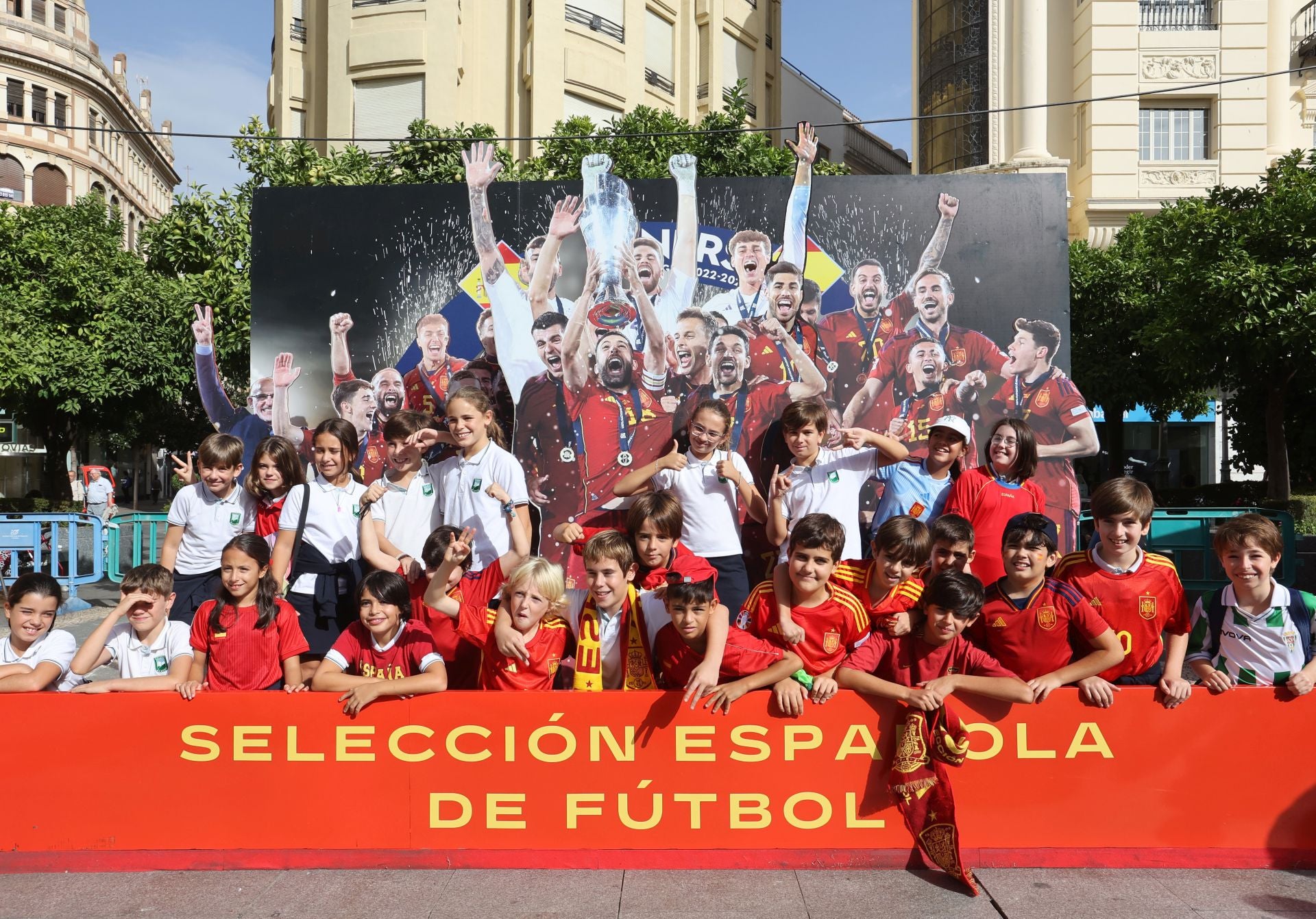 Fotos: la espectacular &#039;fan zone&#039; de la selección toma Las Tendillas