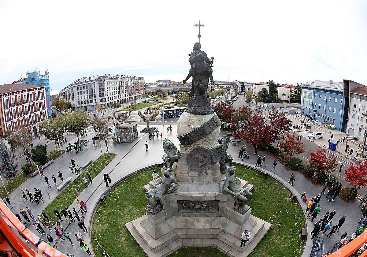 Estatua de Colón en la plaza del mismo nombre en Valladolid