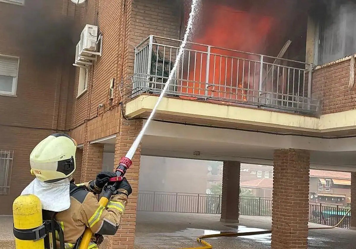 El incendio en la cocina de una vivienda de Toledo deja dos mujeres ...