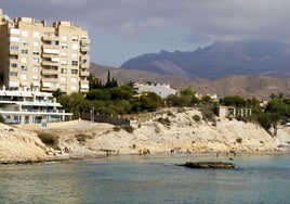 Hallan dos cadáveres en el mar en la localidad alicantina de El Campello