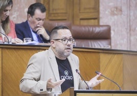 El Parlamento andaluz envía al Congreso una ley de Adelante para poner gratis las gafas a menores