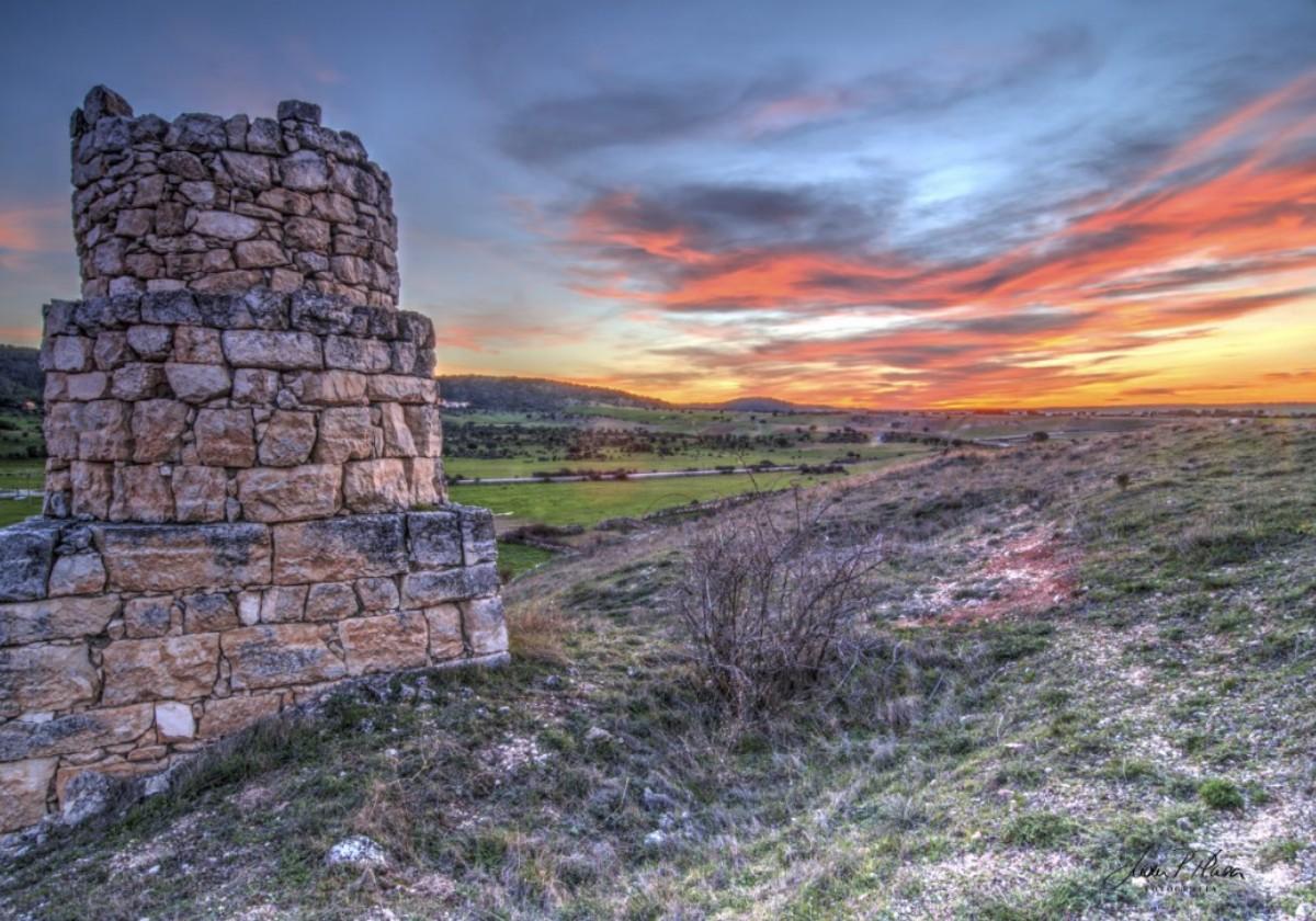 El pueblo de Segovia con un palacio y un parque arqueológico con hornos de cal: dónde está y cómo llegar