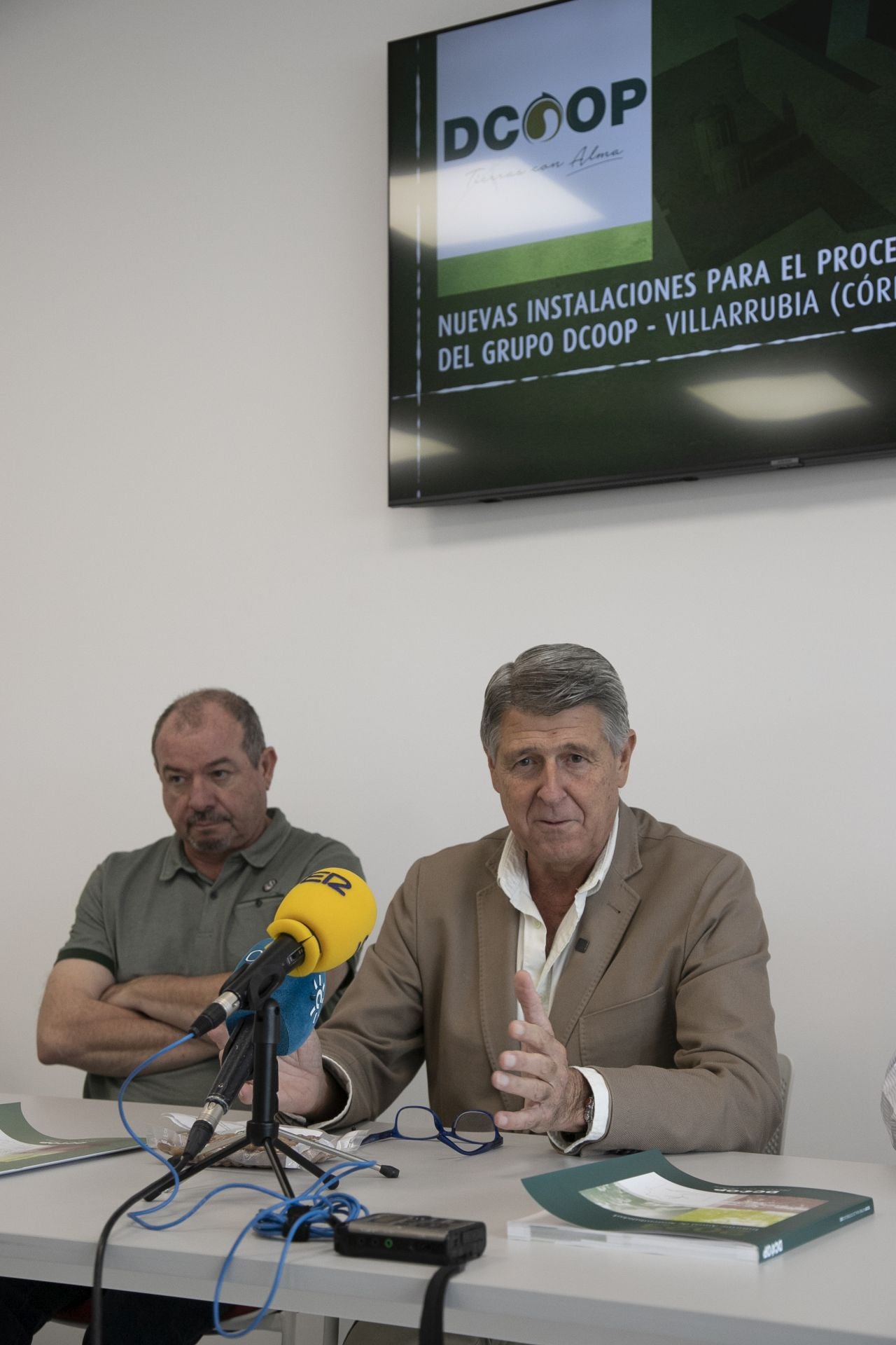 La imponente planta de almendras de Dcoop en Villarrubia, en imágenes
