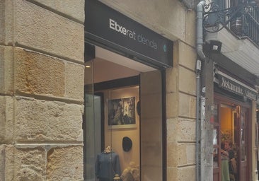 La organización de apoyo a los presos de ETA inaugura una tienda para hacer caja a favor de los terroristas