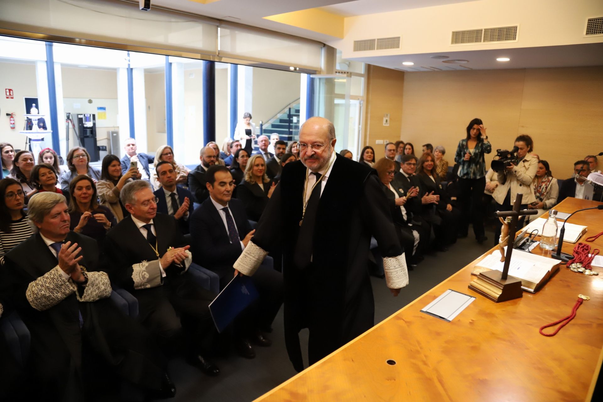 La solemne toma de posesión de José Carlos Arias como decano de los abogados de Córdoba, en imágenes