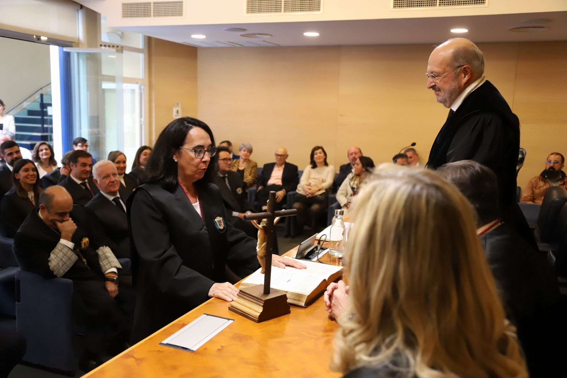 La solemne toma de posesión de José Carlos Arias como decano de los abogados de Córdoba, en imágenes