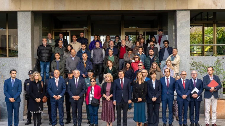 Minuto de silencio en la Delegación del Gobierno de Castilla y León