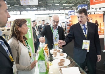 Mañueco destaca la «potencia» de Castilla y León en el Salón de París, «la feria agroalimentaria más importante del mundo»