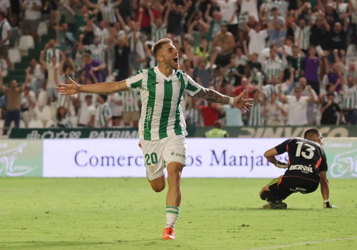 Antonio Casas celebra su primer gol esta temporada con el Córdoba