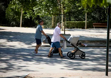 500 euros por hijo y más cheque guardería: el plan de Almeida para que nazcan más niños