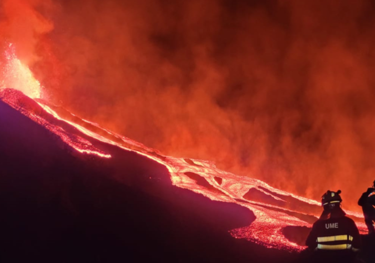 Vigilancia nocturna de las coladas activas del volcán de La Palma