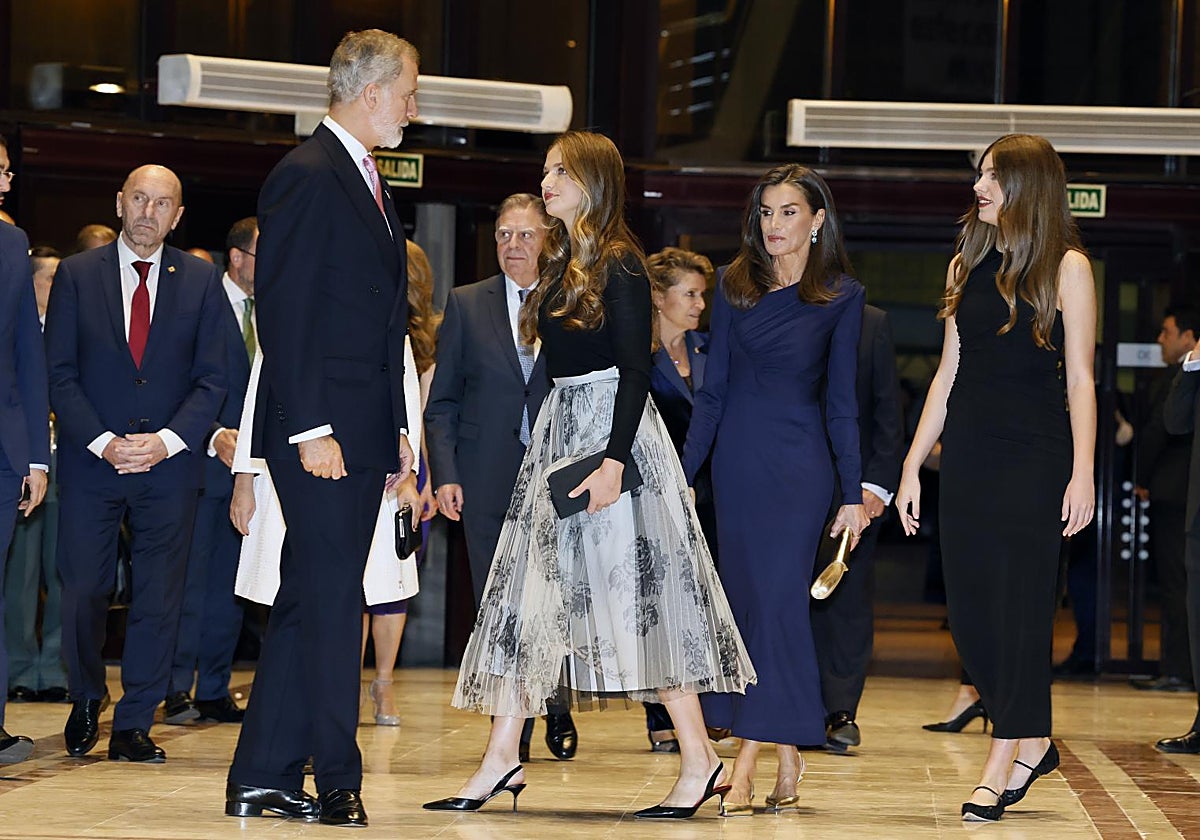 La familia real llega al Auditorio Príncipe Felipe en Oviedo