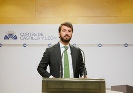 Vox pide en las Cortes de Castilla y León una consulta popular sobre la expulsión de los inmigrantes ilegales