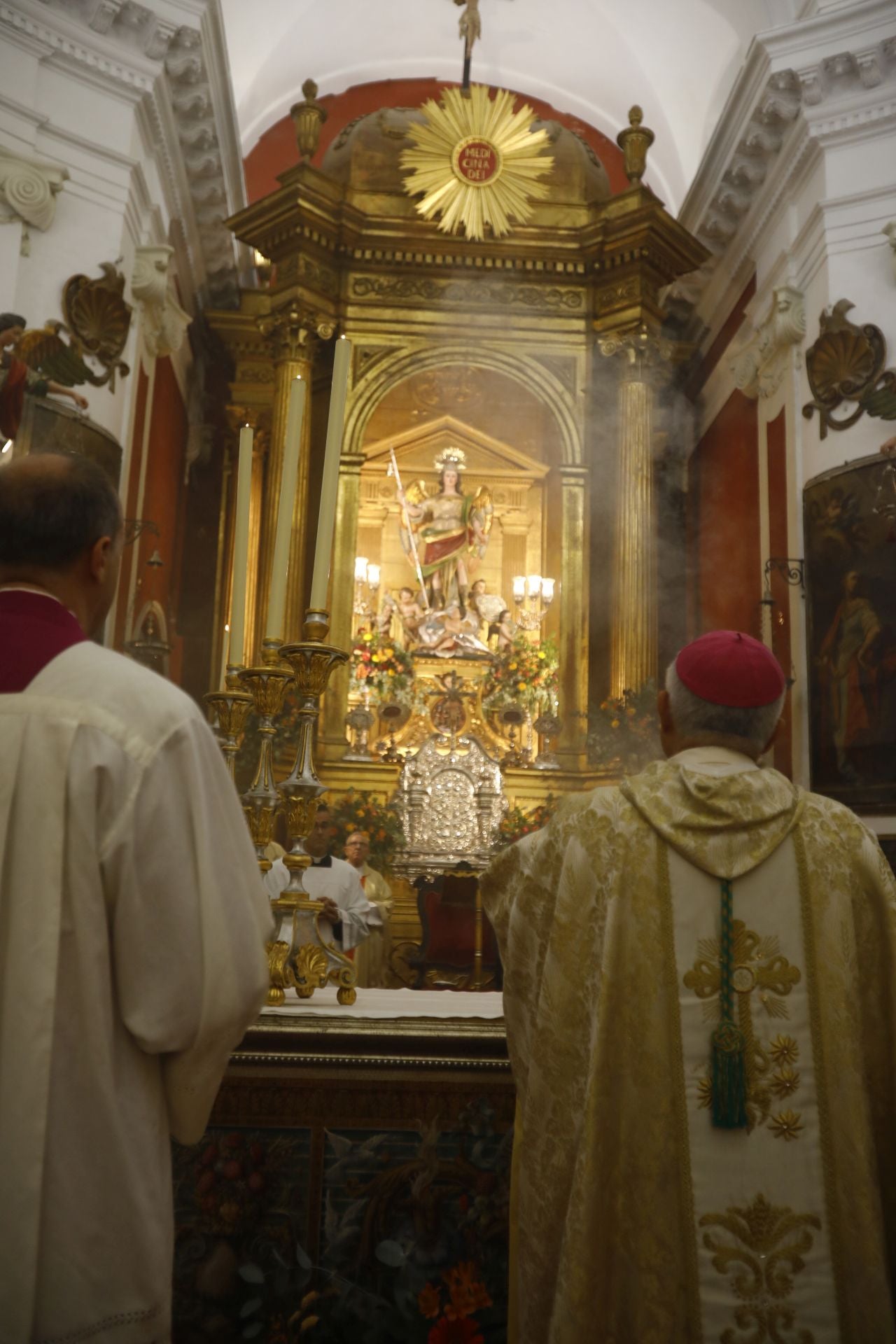 La tradicional misa de San Rafael en la iglesia del Juramento, en imágenes