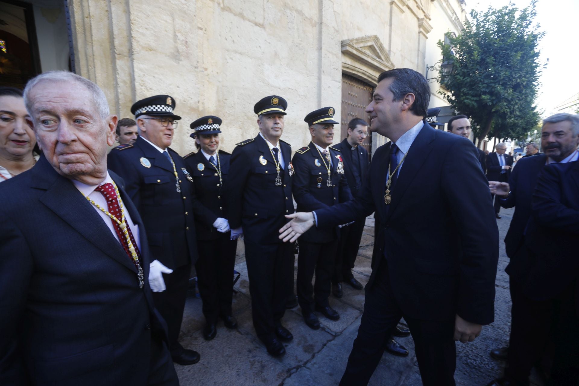 La tradicional misa de San Rafael en la iglesia del Juramento, en imágenes