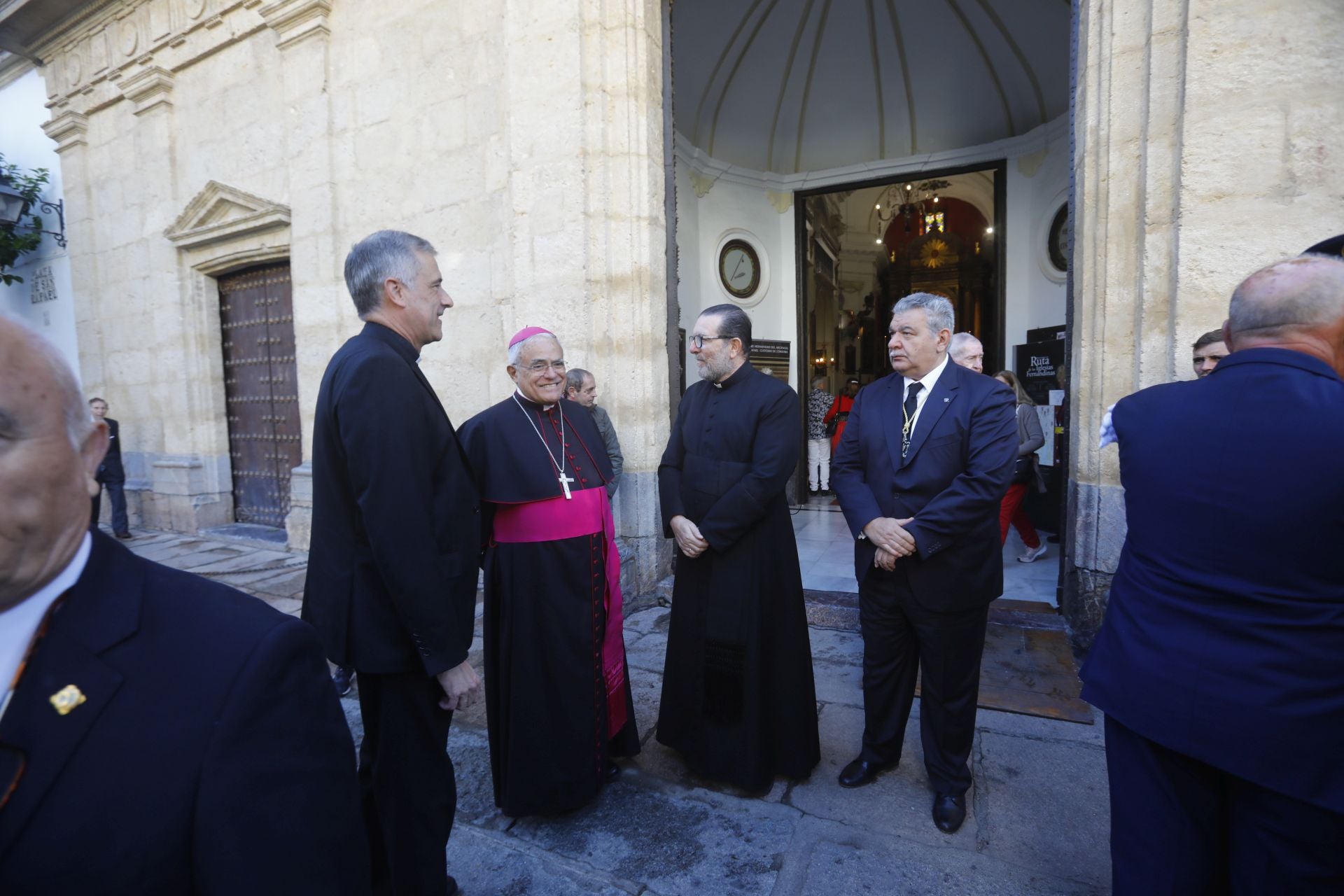 La tradicional misa de San Rafael en la iglesia del Juramento, en imágenes