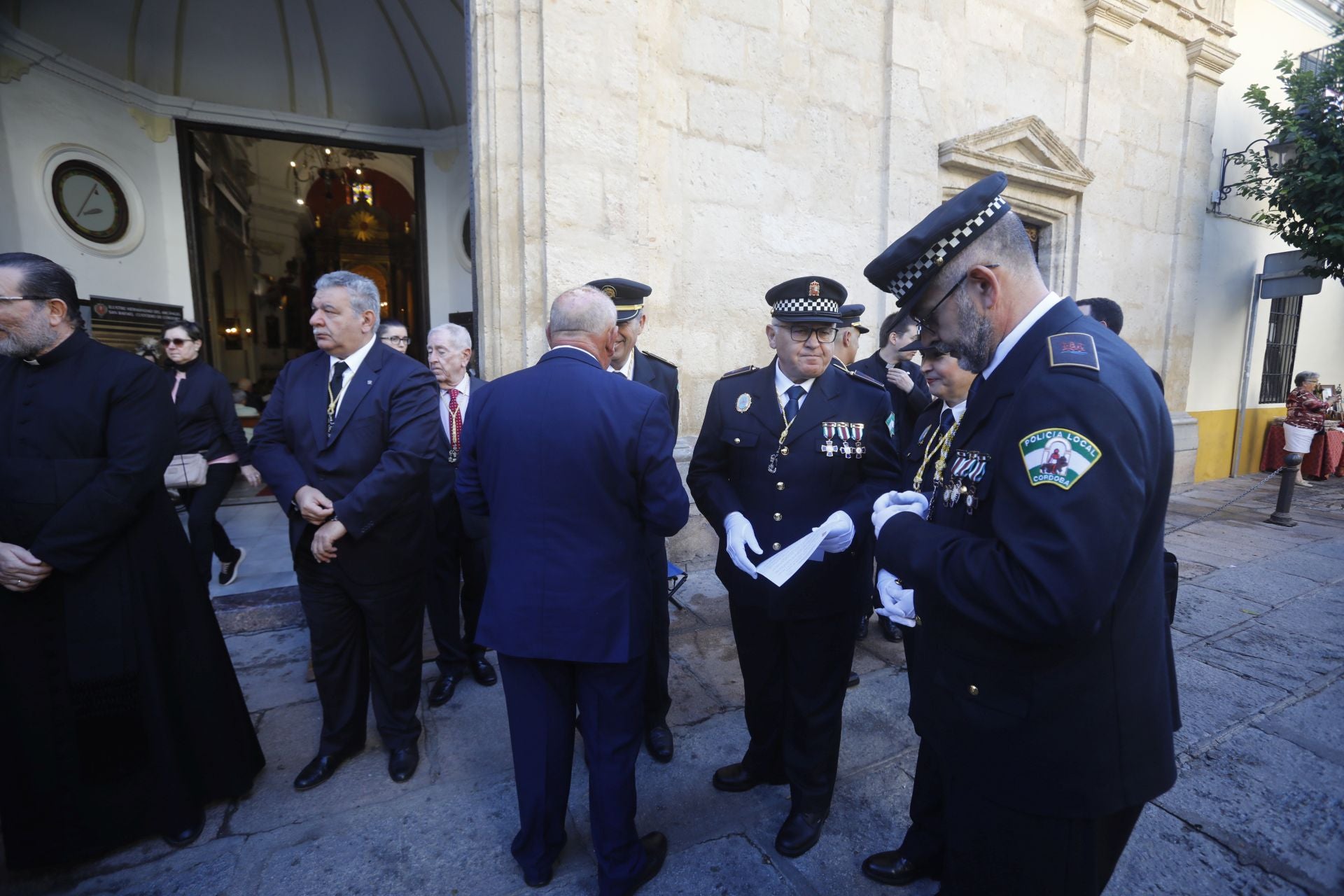 La tradicional misa de San Rafael en la iglesia del Juramento, en imágenes